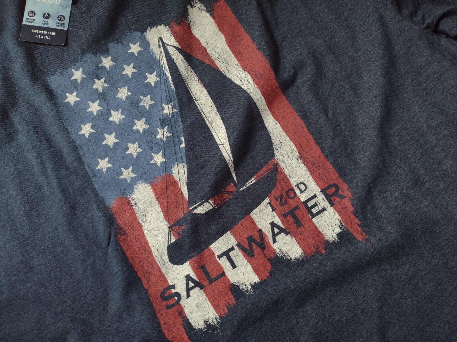 NWT, IZOD Men's Saltwater Short Sleeve Cotton Blend Graphic T-Shirt gallery