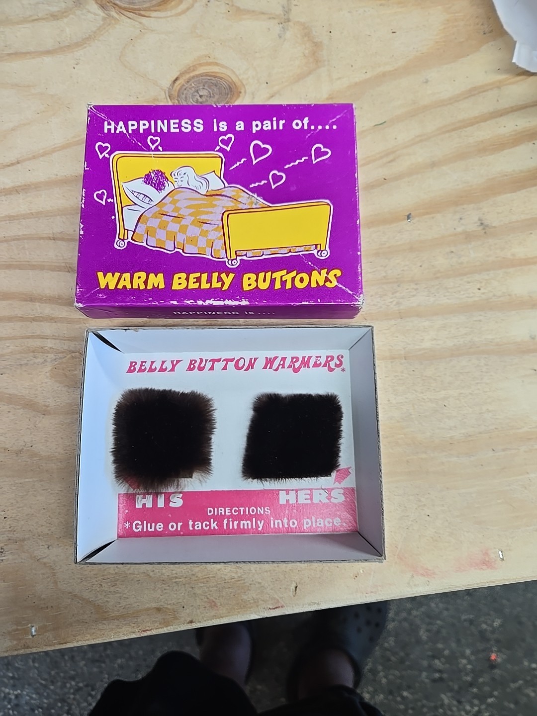 HAPPINESS IS A PAIR OF WARM BELLY BUTTONS FUNNY GIFT gallery