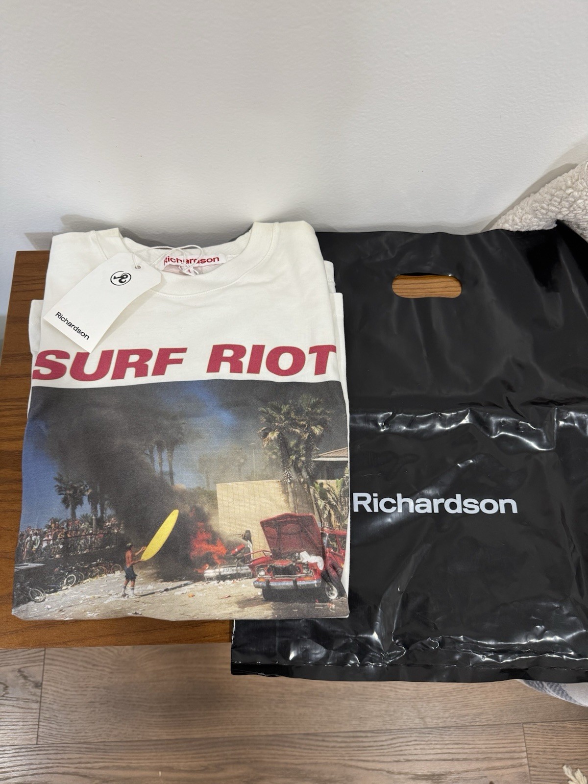 Richardson Surf Riot Shirt Size 4 New gallery