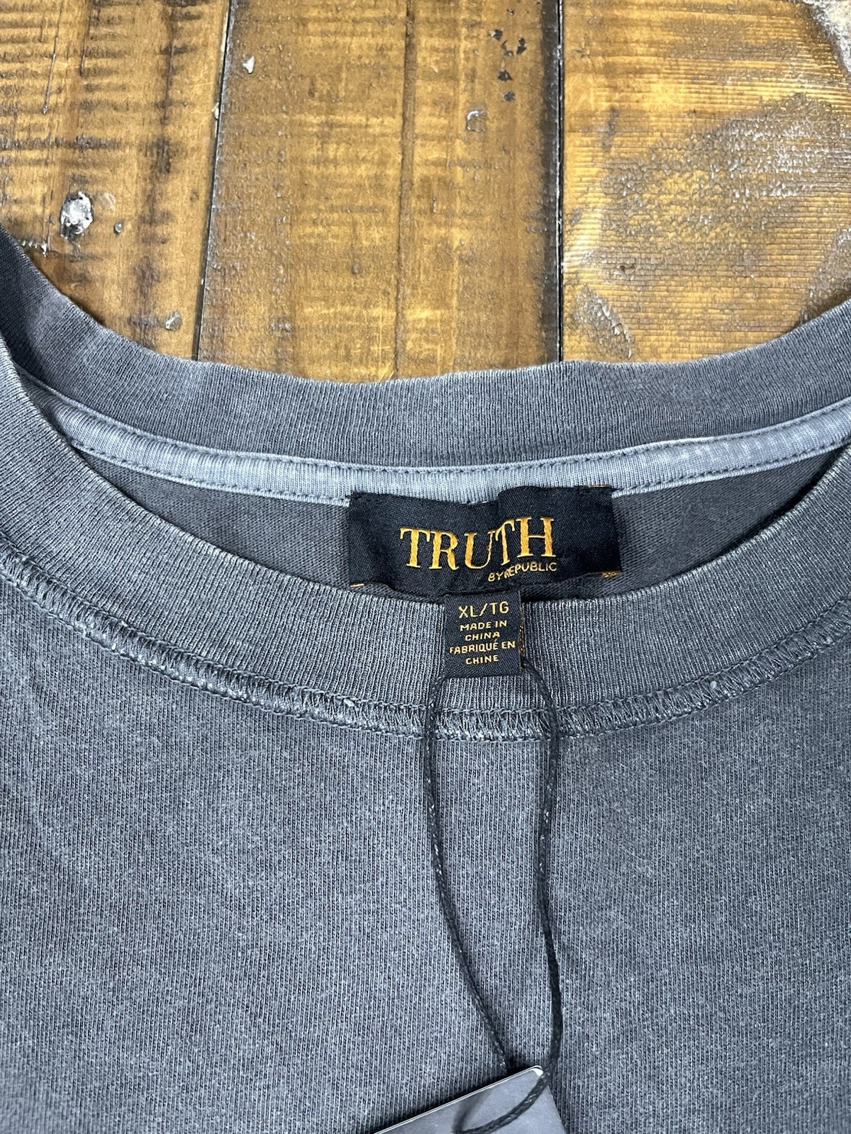 Truth By Republic Gray Distressed Short Sleeved T Shirt Embroidered Pocket XL gallery
