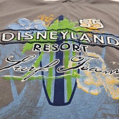 Disneyland Resort Embroidered Surf Team Men’s Shirt Size large Gray Short Sleeve