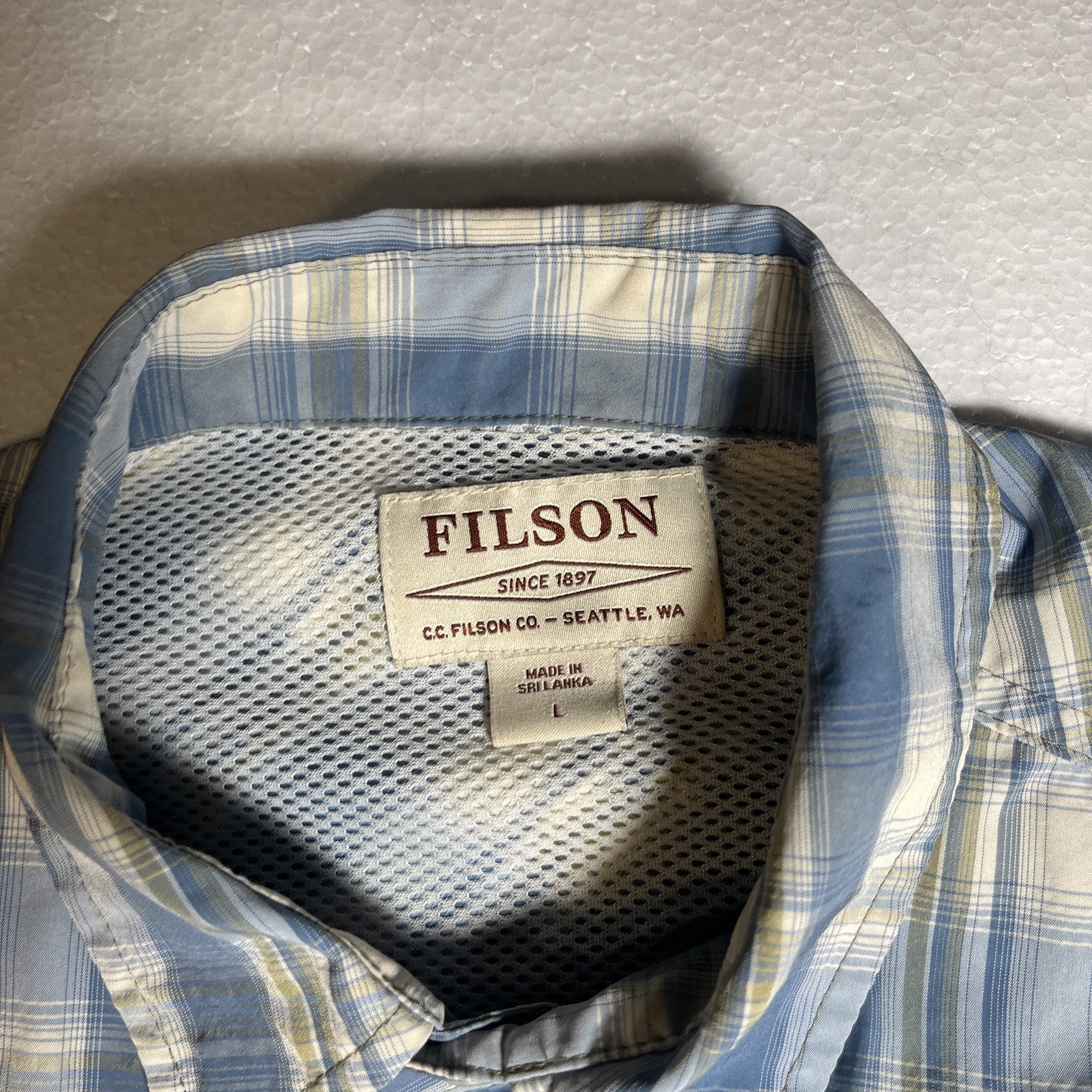 Mens FILSON Blue Plaid Short Sleeve Vented Button Shirt Large gallery