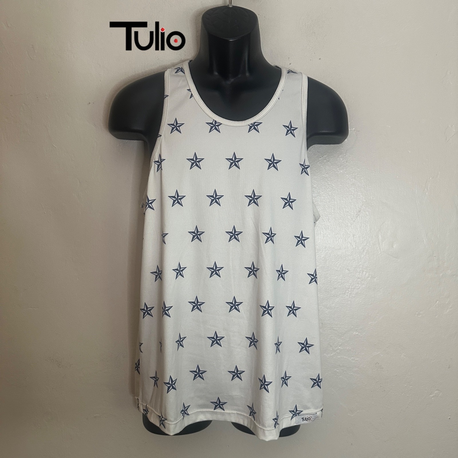 Tulio Tank Top Medium Gently worn 94% polyamide/6% elastane 21″ armpit to armpit