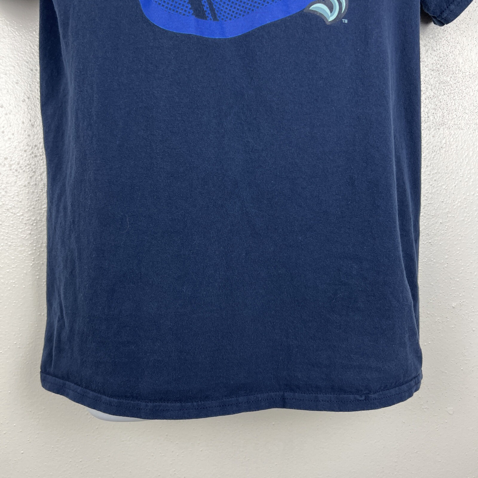 Seattle Kraken Shirt Men Medium Blue Short Sleeve Hockey NHL Short Sleeve Tee gallery