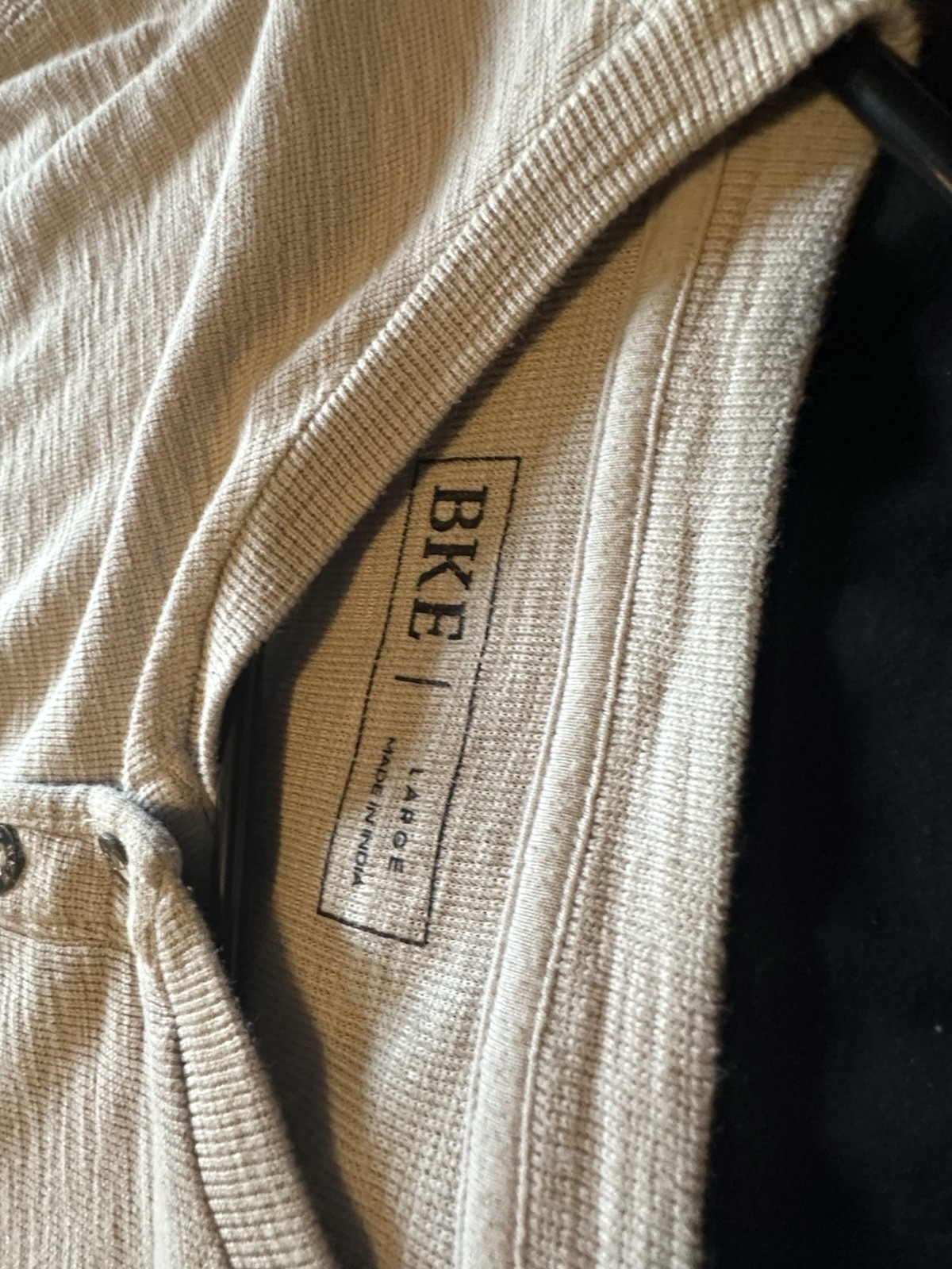Buckle Black Henley Shirt Mens Large beige Short Sleeve BKE gallery