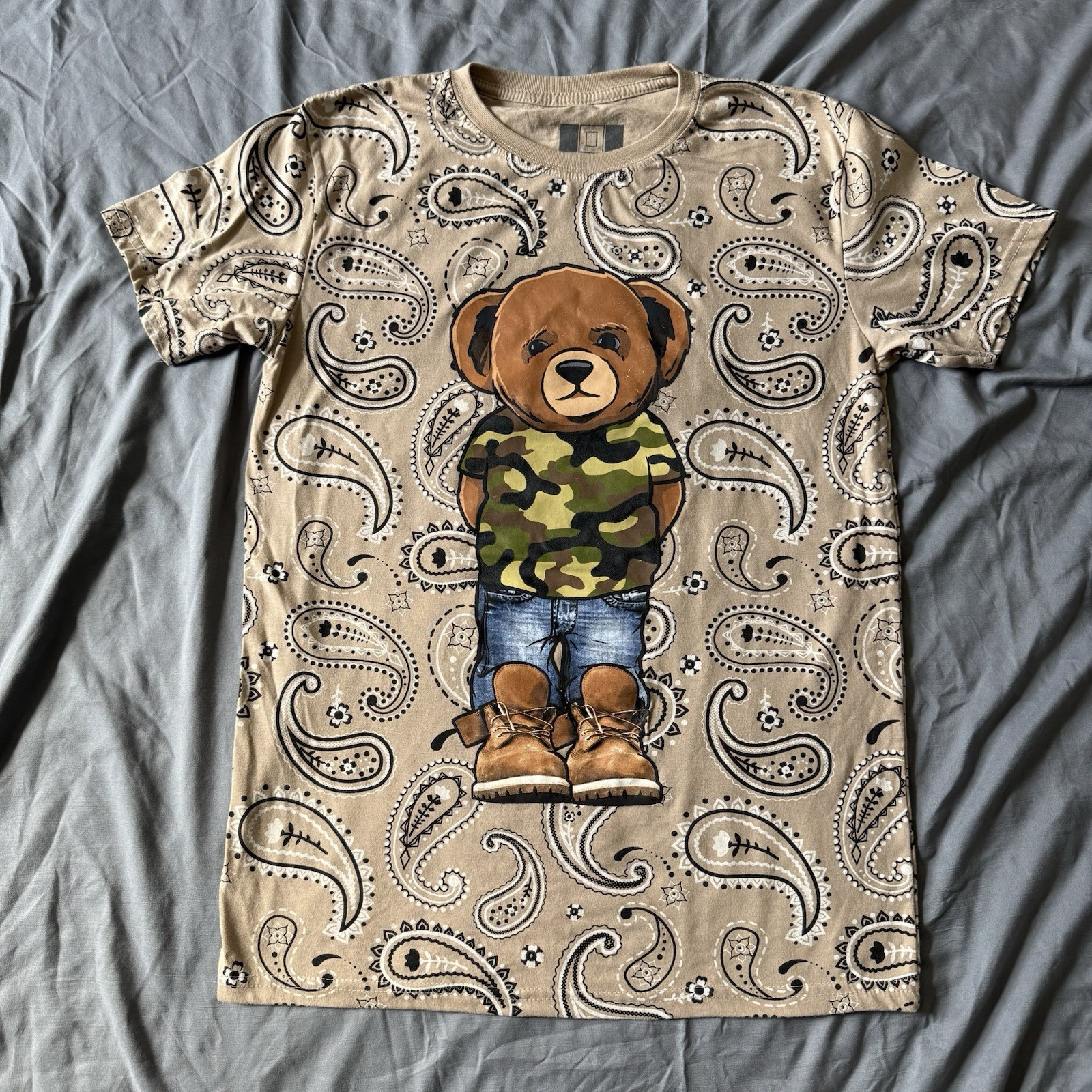 OG Legend Men's Paisley Bear Graphic T-Shirt Beige Polyester Cotton Size M gallery