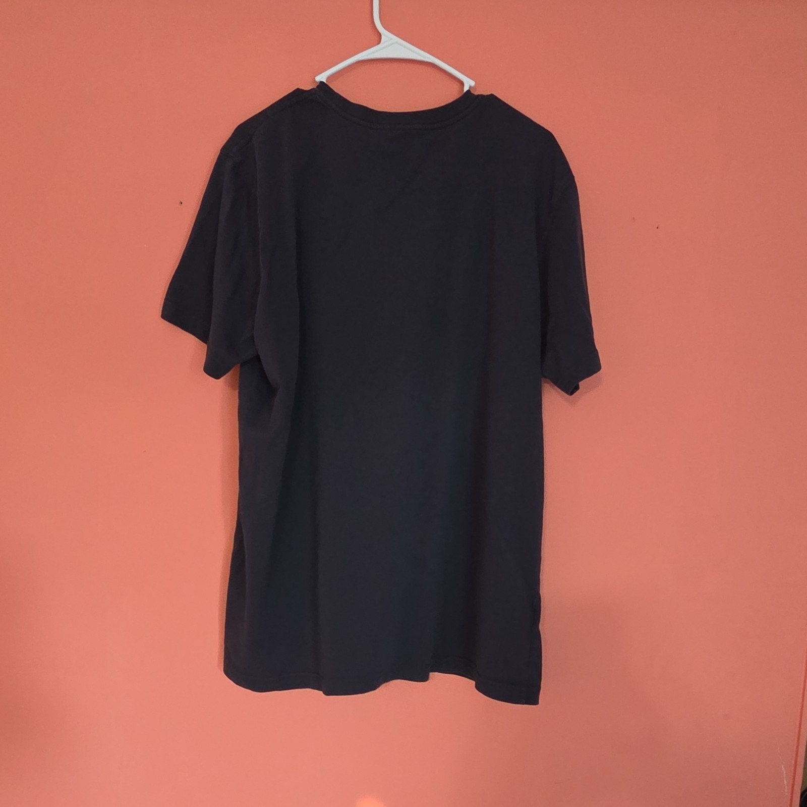 Eddie Bauer Men's Solid Crew Neck Short Sleeve Black Logo T-Shirt XL gallery
