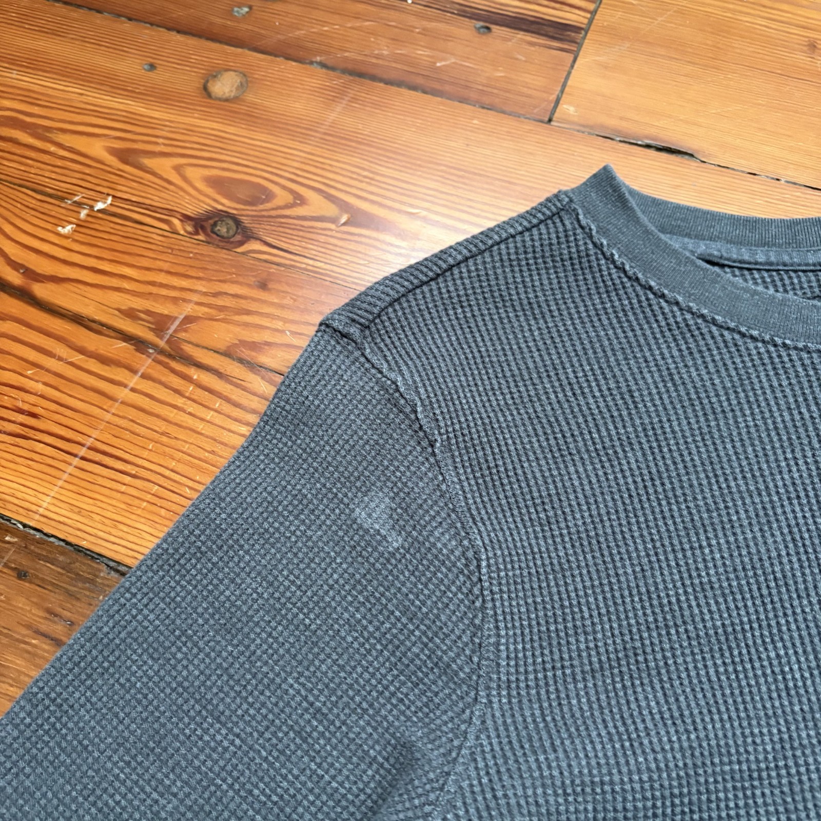 Vintage Y2K Thermal Waffle Knit Shirt Men's Size S Gray Grunge gallery