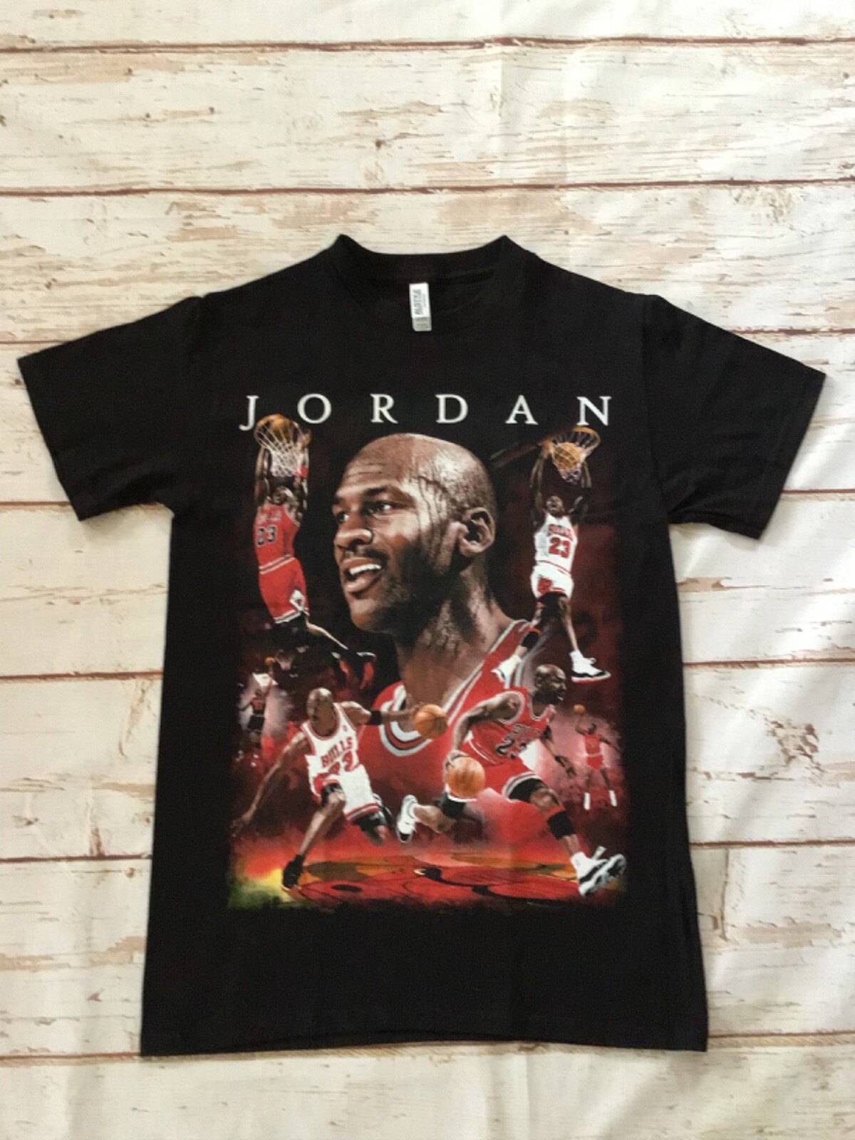 NEW- MICHAEL JORDAN - T-SHIRT gallery
