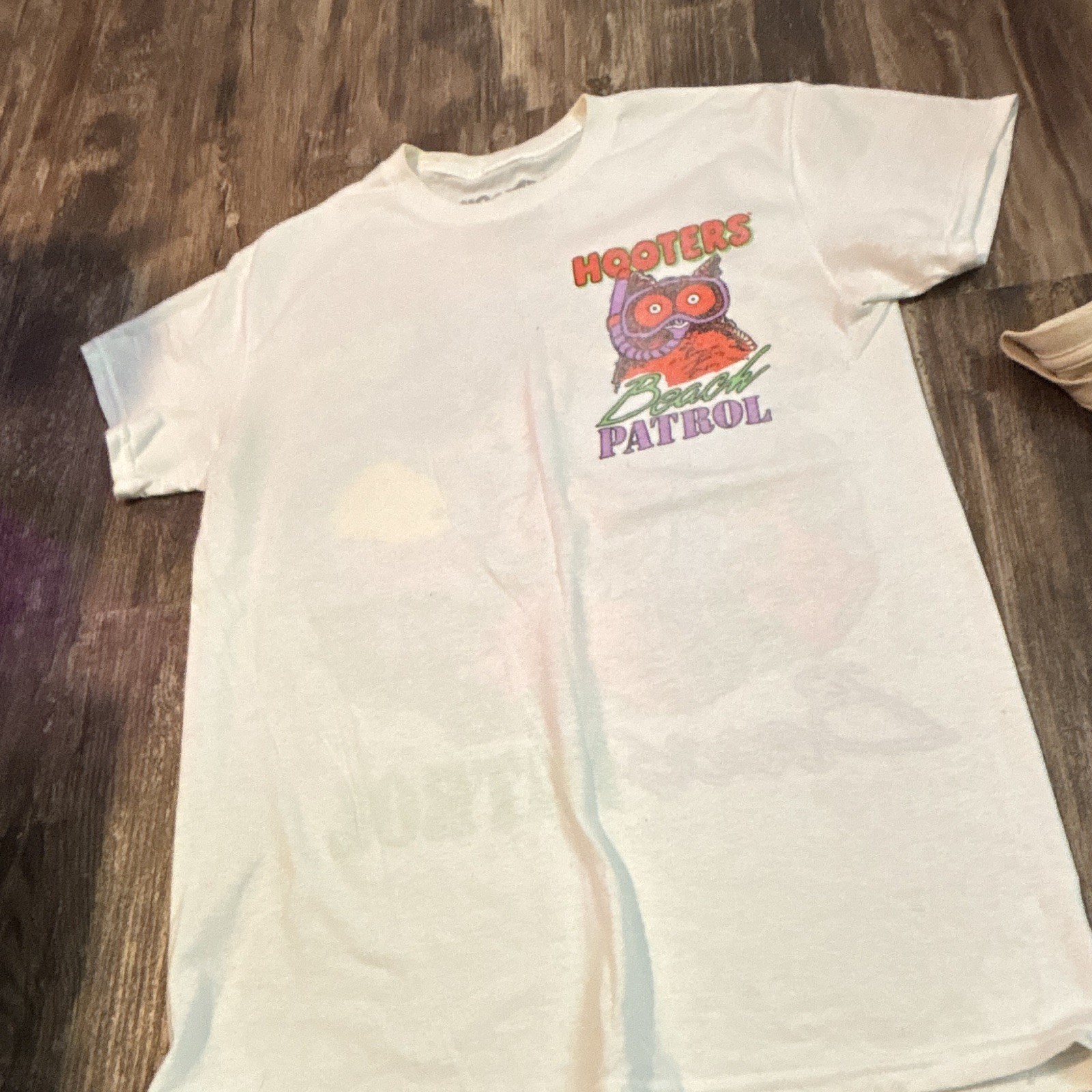 Men’s Hooters Brand T-shirts Size Small One White One Tan Brand New gallery