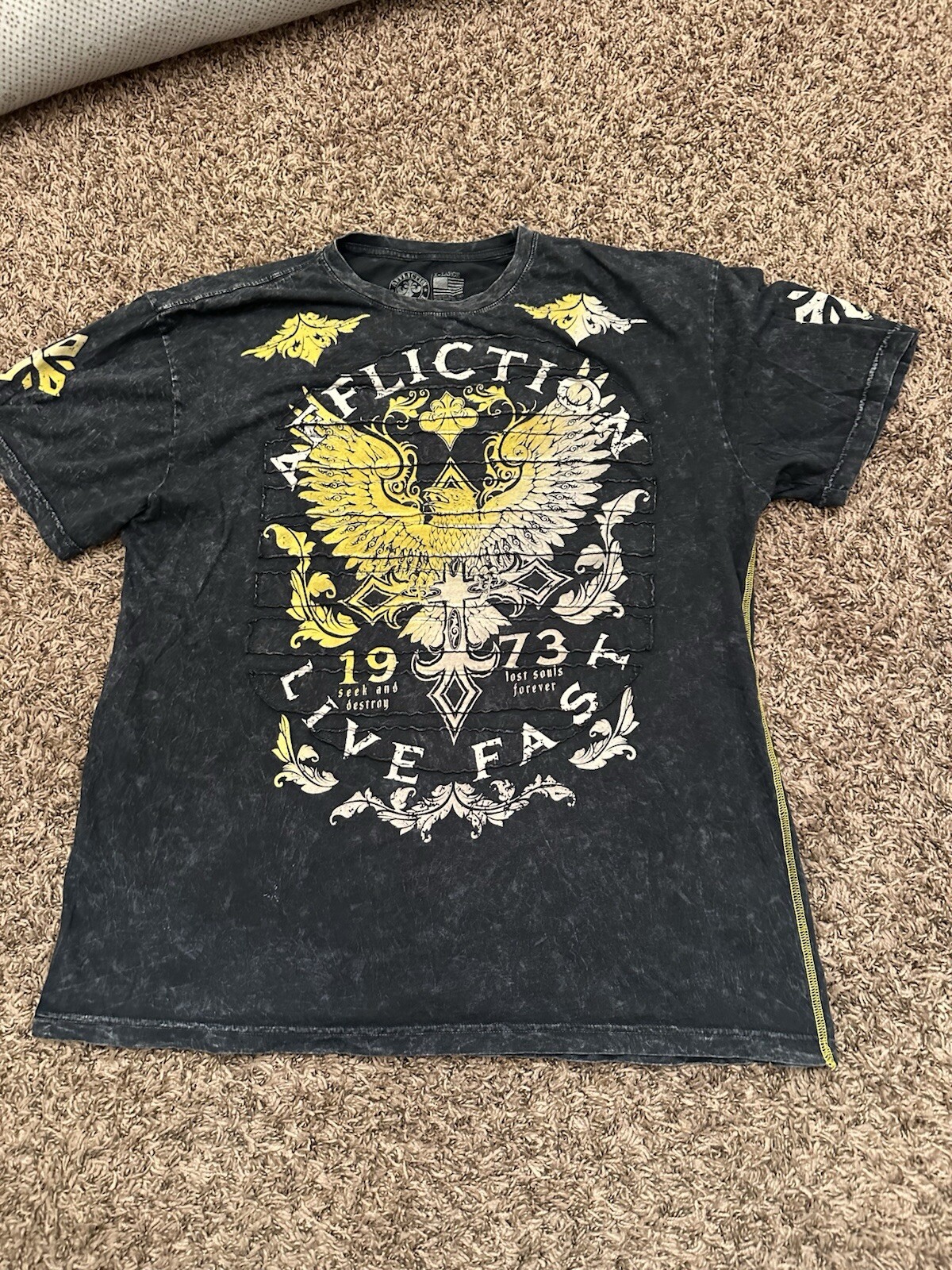 Affliction Black T-Shirt w/Yellow Velvet Graphics Short Sleeve Mens Size XL