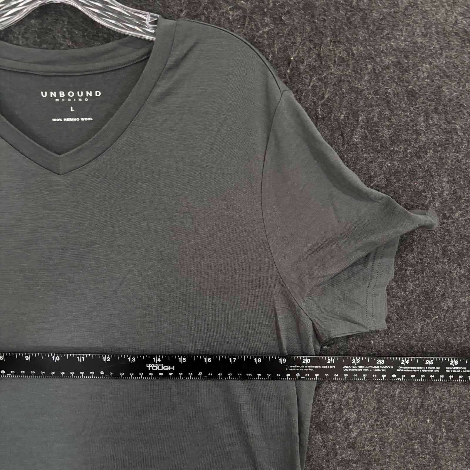 Unbound Merino Shirt Men's Large Gray V-Neck 100% Merino Wool Lightweight gallery