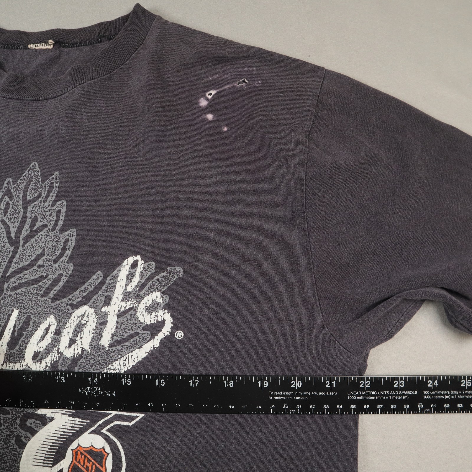 Vintage Toronto Maple Leafs Shirt Mens Large* Single Stitch Distressed Faded NHL gallery