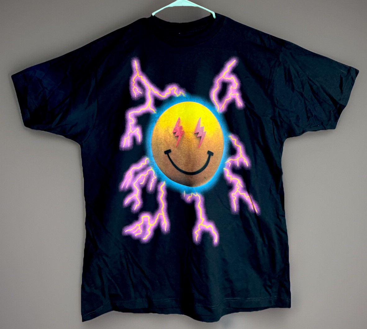J. Balvin Jose Tour 2022 Official T-Shirt Vibras Smiley Thunder XXL Black ~NWOT gallery