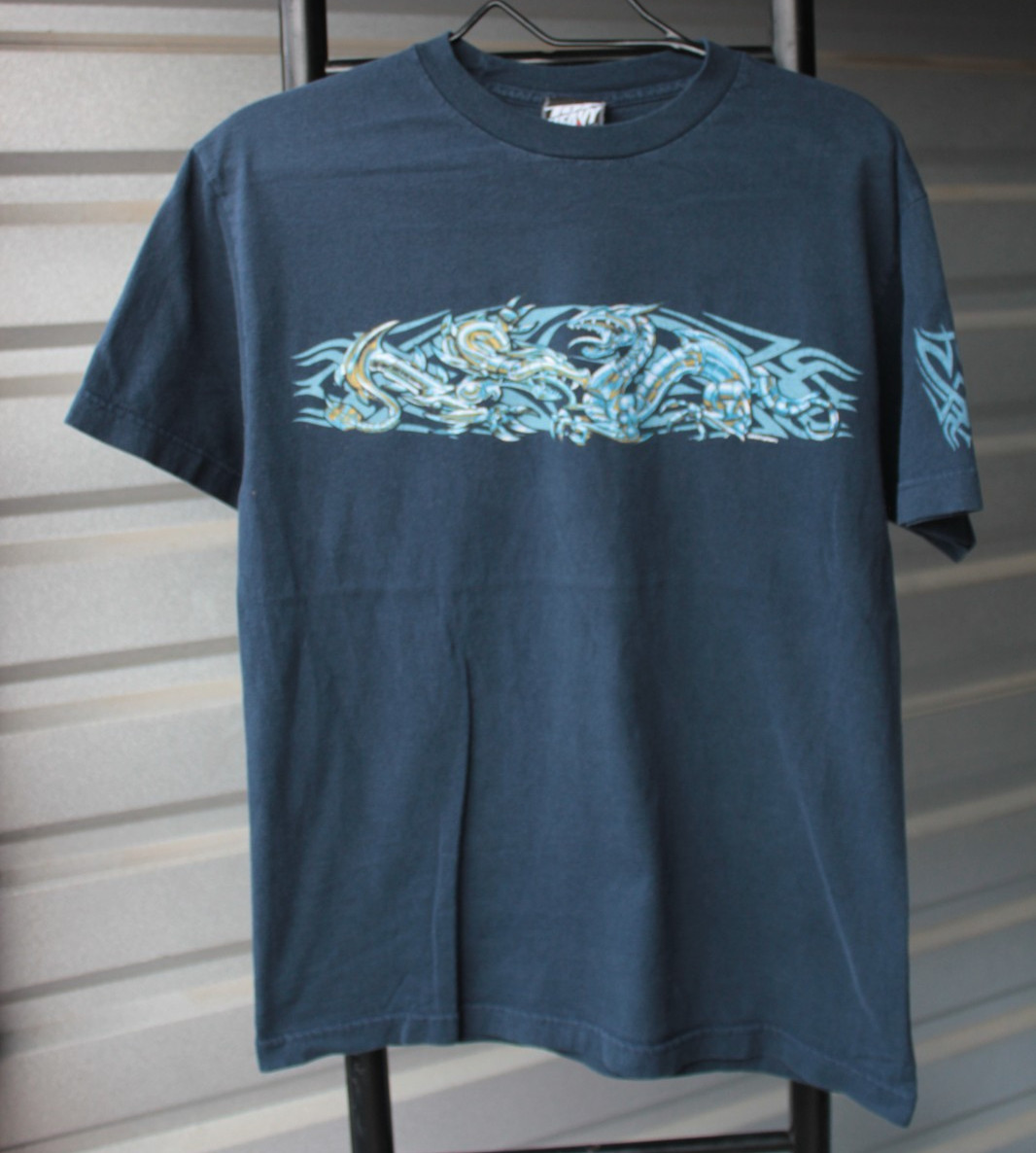 VTG 2002 Top Heavy Grunge Spike Dragon Japanese Art Mens T-Shirt M gallery