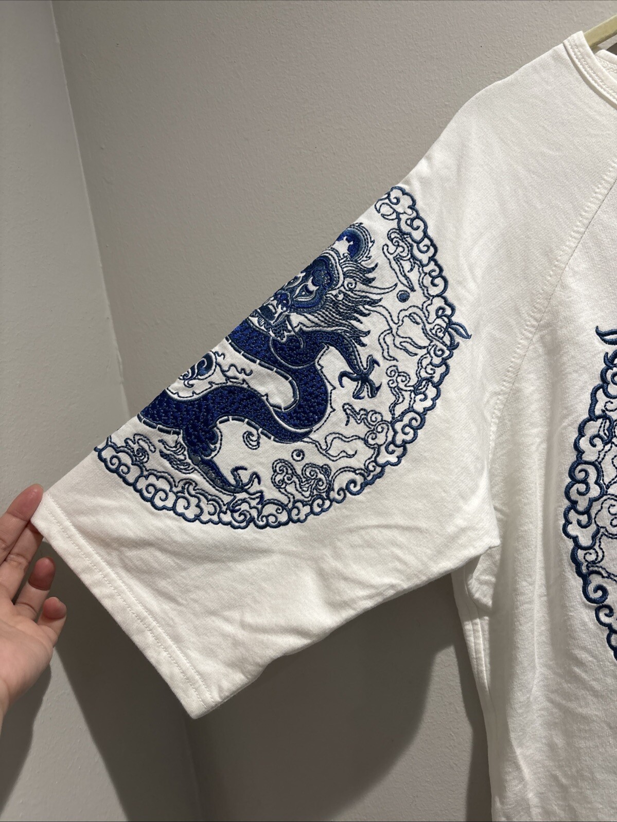 All Over Embroidered Dragon Chinese Short Sleeve Tee Size M Stunning Beautiful gallery