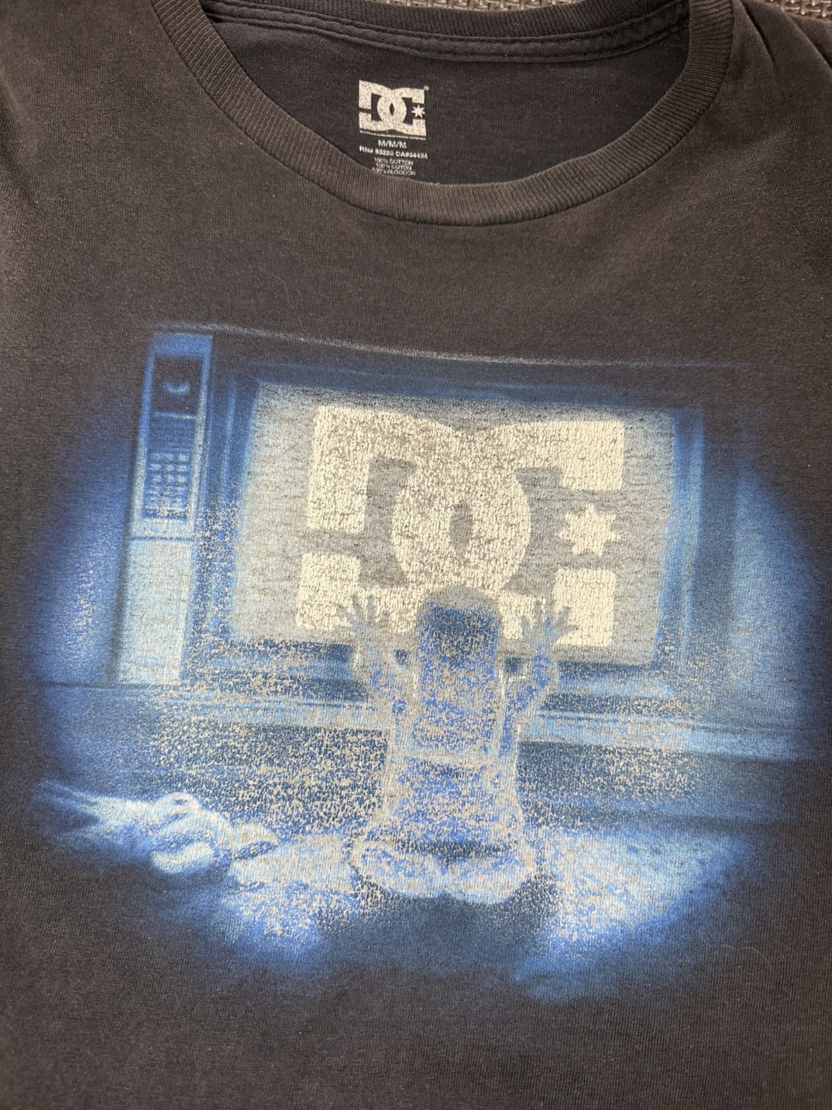 Banned Rob Dyrdek DC shoes poltergeist movie T-shirt men’s size MEDIUM (rare) gallery