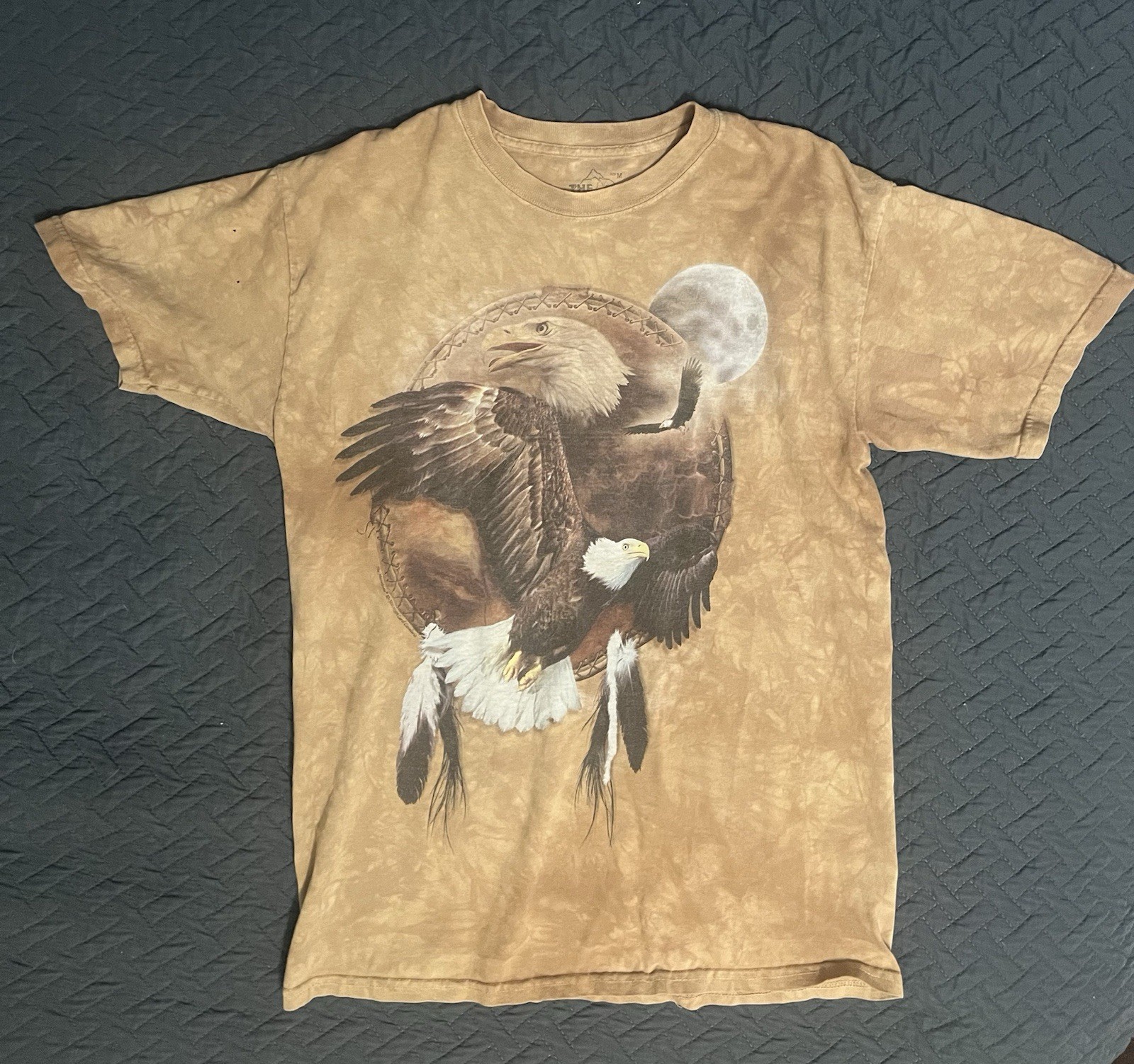 Men’s Graphic The Mountain Brown Wash Eagle Dream Catcher Shirt Size Medium gallery