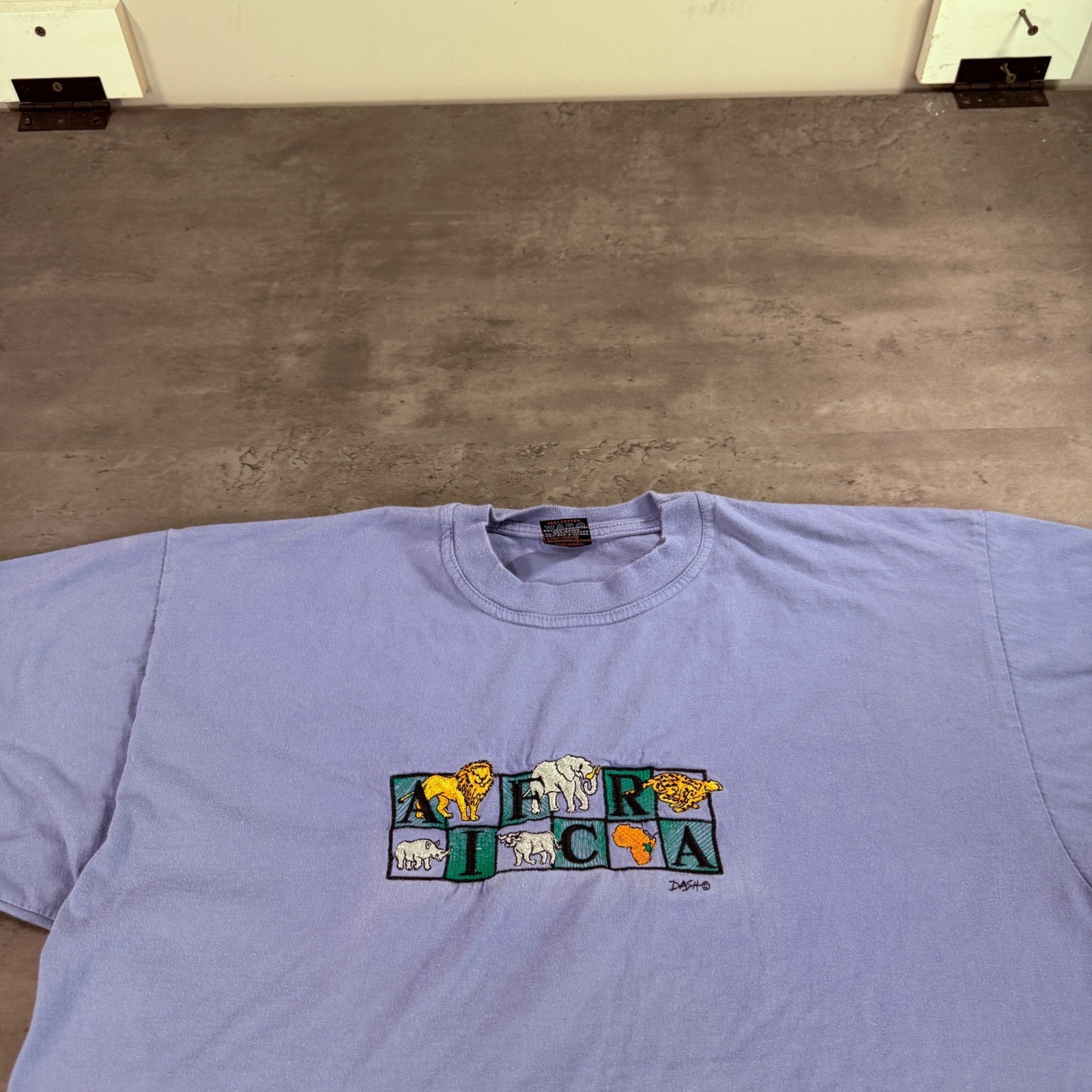 Dash Africa T-Shirt Mens Large Lavender Lilac Embroidered Safari Animal Vintage gallery