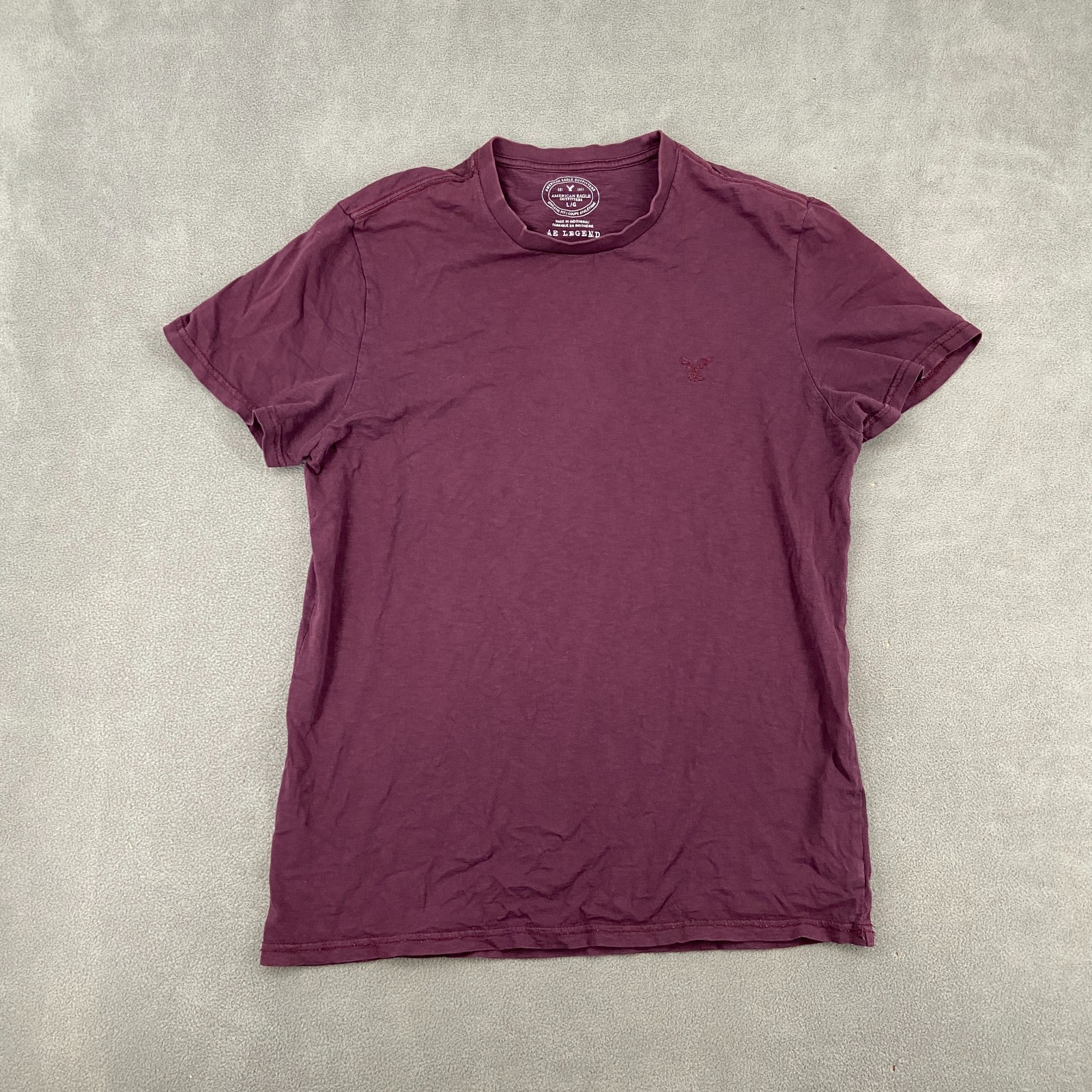 American Eagle Outfitters T Shirt Mens Large Burgundy Athletic Fit Short Sleeve