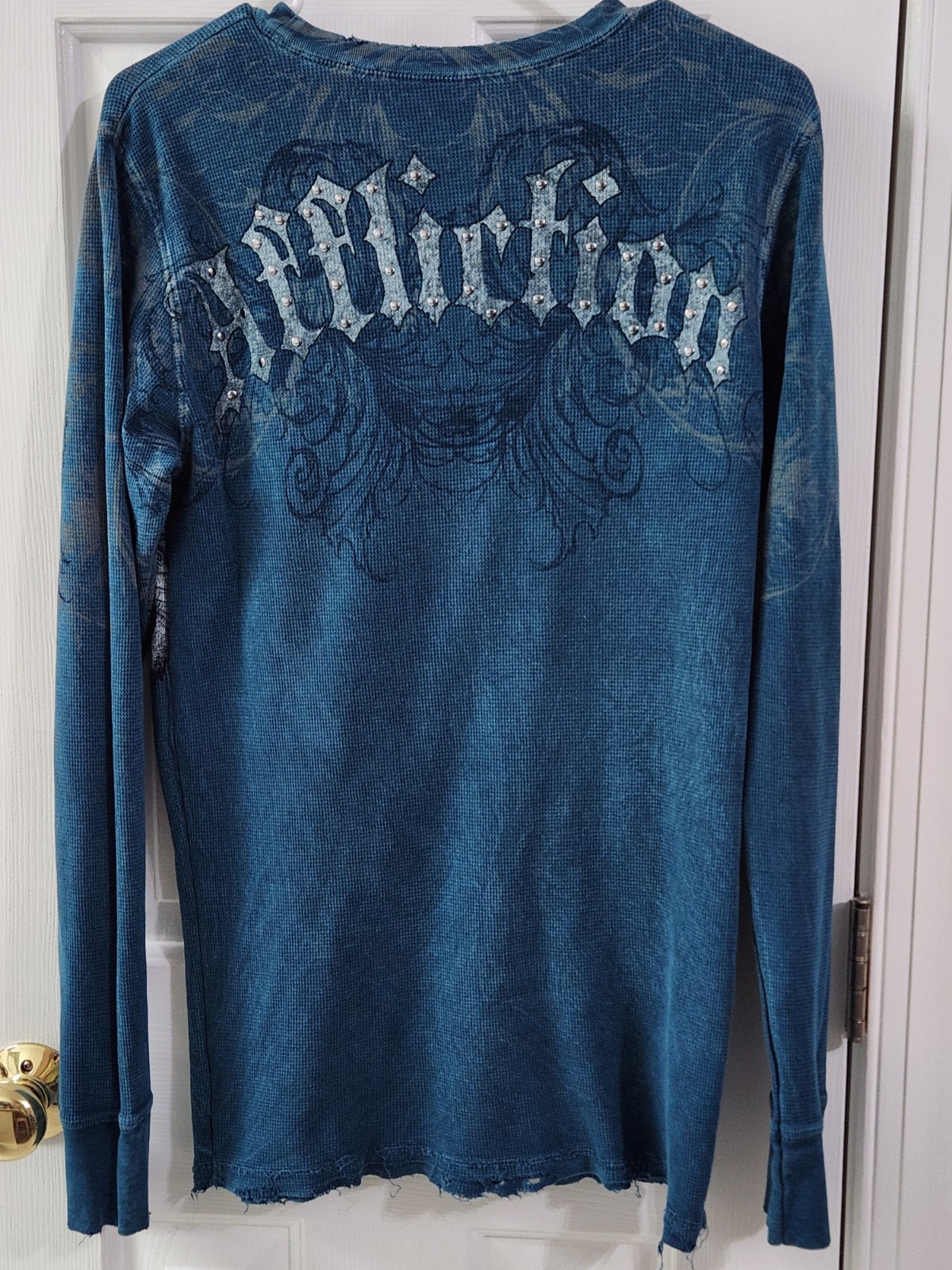 AFFLICTION Men’s Sz L Waffle Thermal Shirt Long Sleeve Distressed AOP gallery