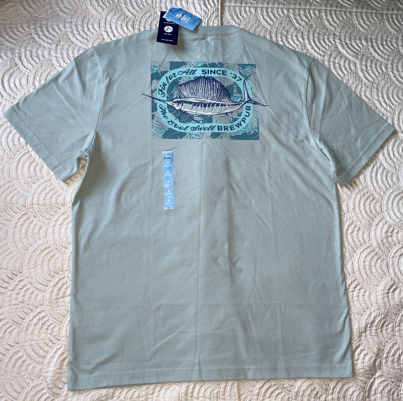NWT Mens IZOD Saltwater Green Graphic Fishing Fin For All T Shirt Size Medium gallery