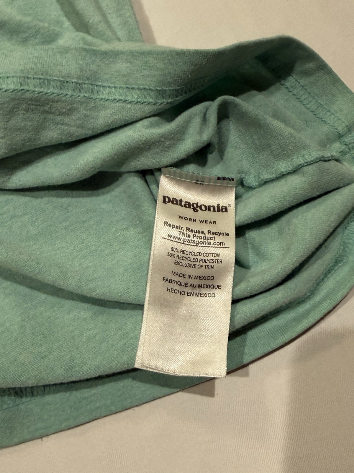 Patagonia Mens Long Sleeve Mint Green Graphic Regular Fit Size Large gallery