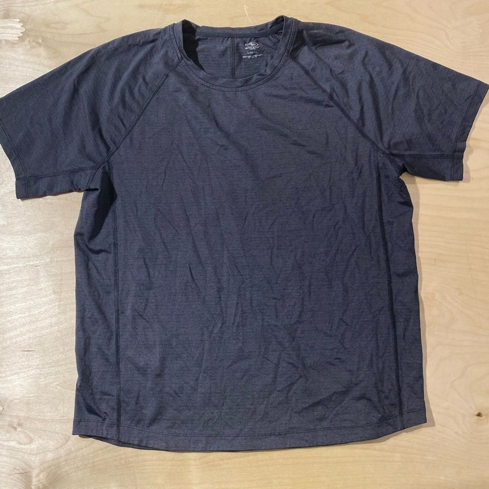 Athletic Works Dark Gray Short Sleeve Tee Large (42-44) (OX) gallery