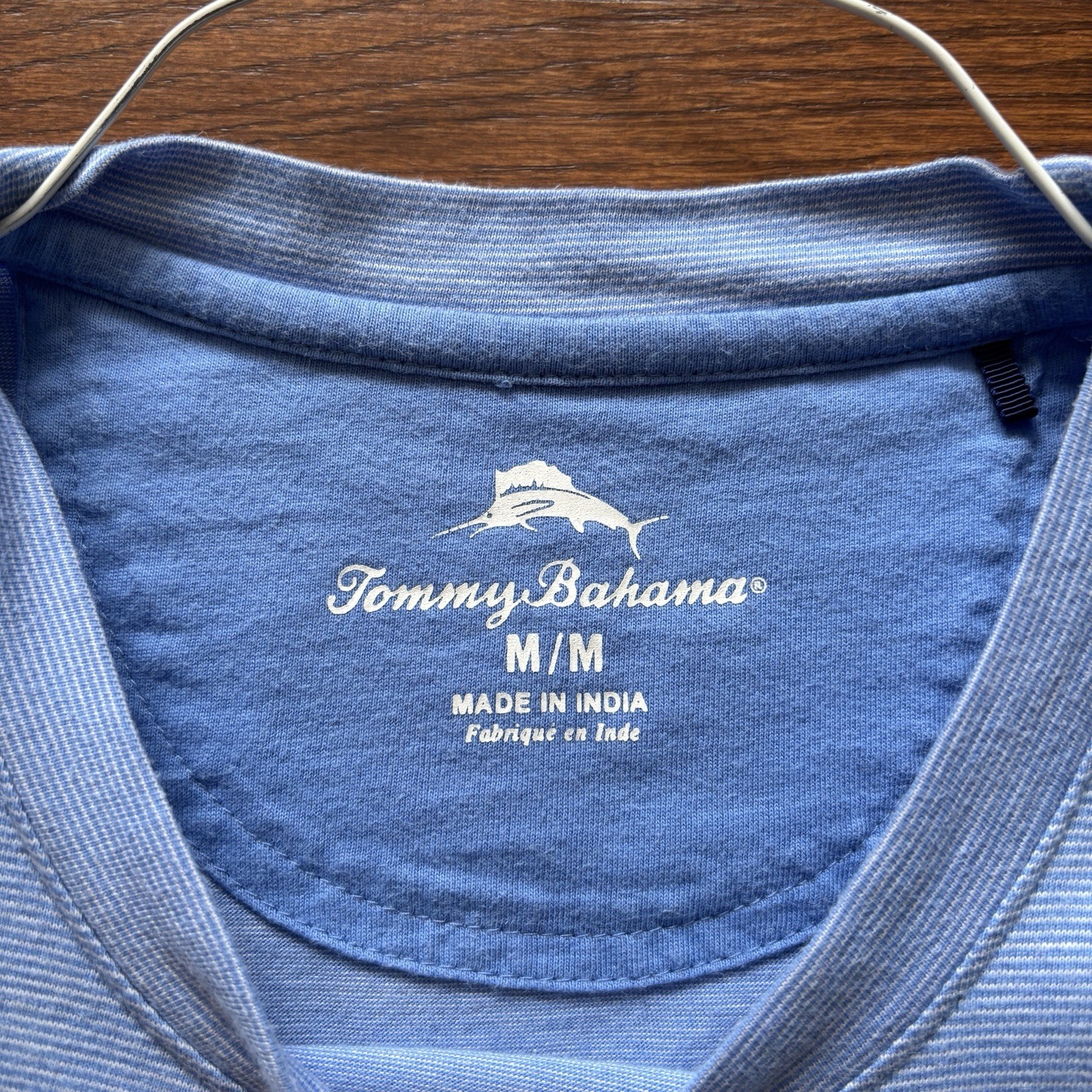 Tommy Bahama Men’s Medium Baby Blue Crew Neck T-Shirt gallery