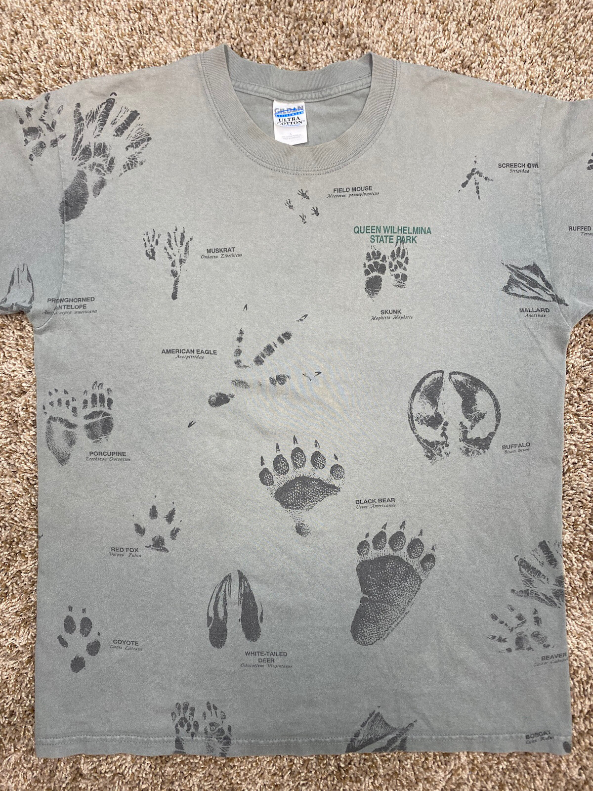 90s Animal Foot Prints Shirt Men Sz Large AOP Queen Helmina Park Double Nature gallery