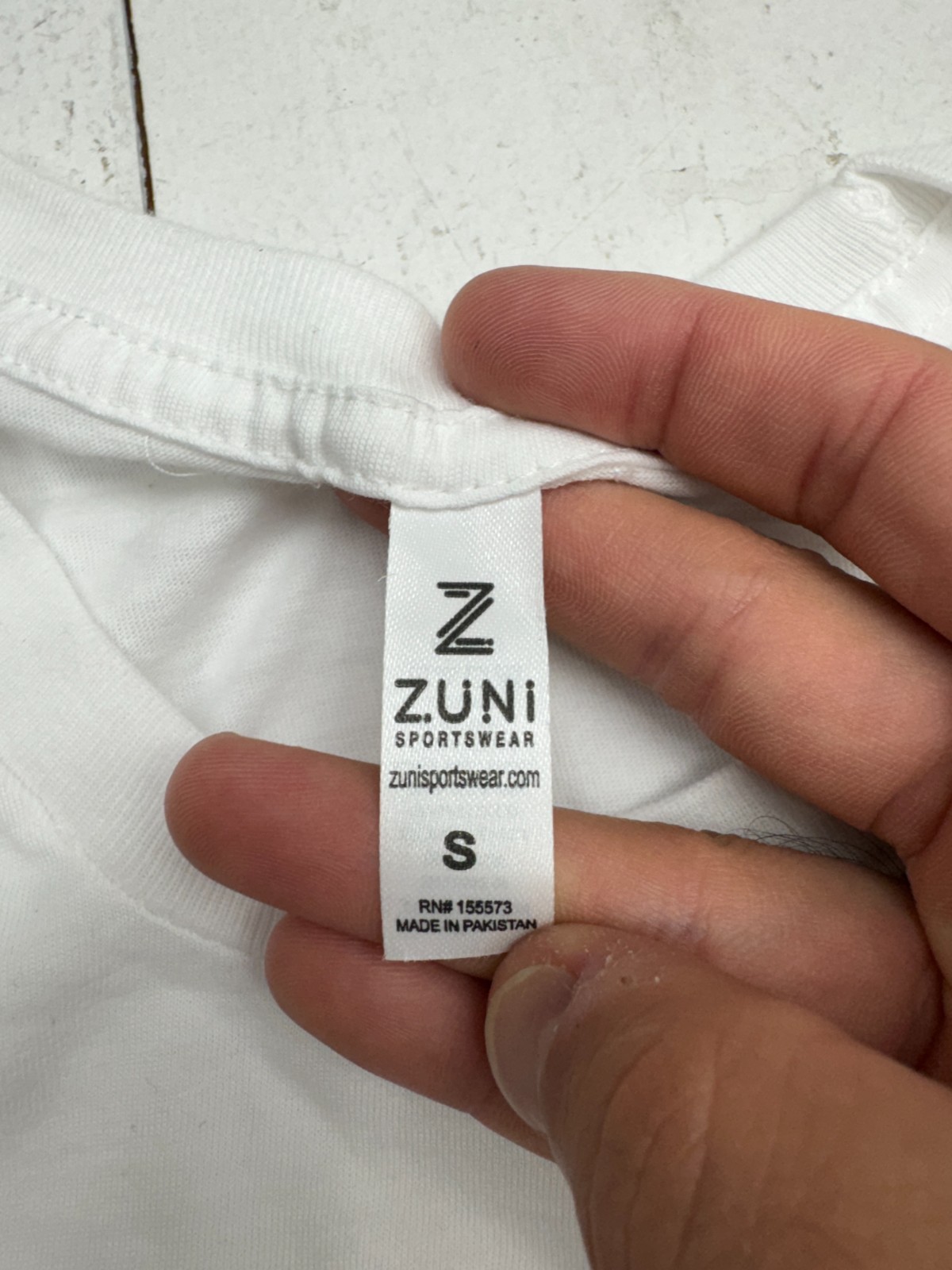 Zuni Sportswear White Animal Print Short Sleeve Basic T Shirt Mens Size Small gallery