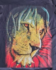 Heads or Tails Sequined Lion Head Men’s Apparel T-Shirt – Size: Large – Black