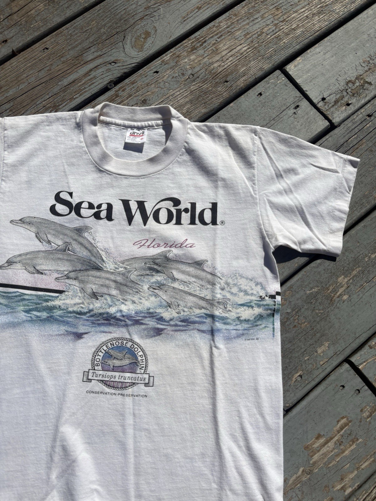 Vintage Sea World Bottlenose Dolphin Single Stitch Wrap Around Tee Shirt 90s gallery