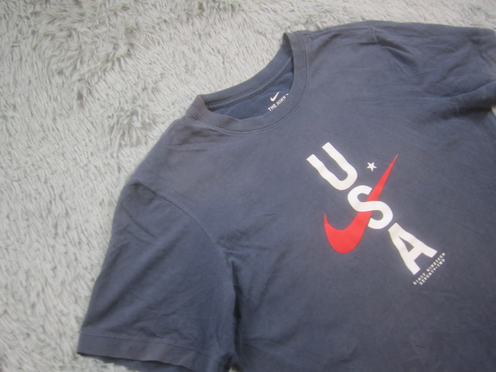 The Nike Tee Mens Medium Shirt Short Sleeve Blue Dri-Fit Crew Neck USA gallery
