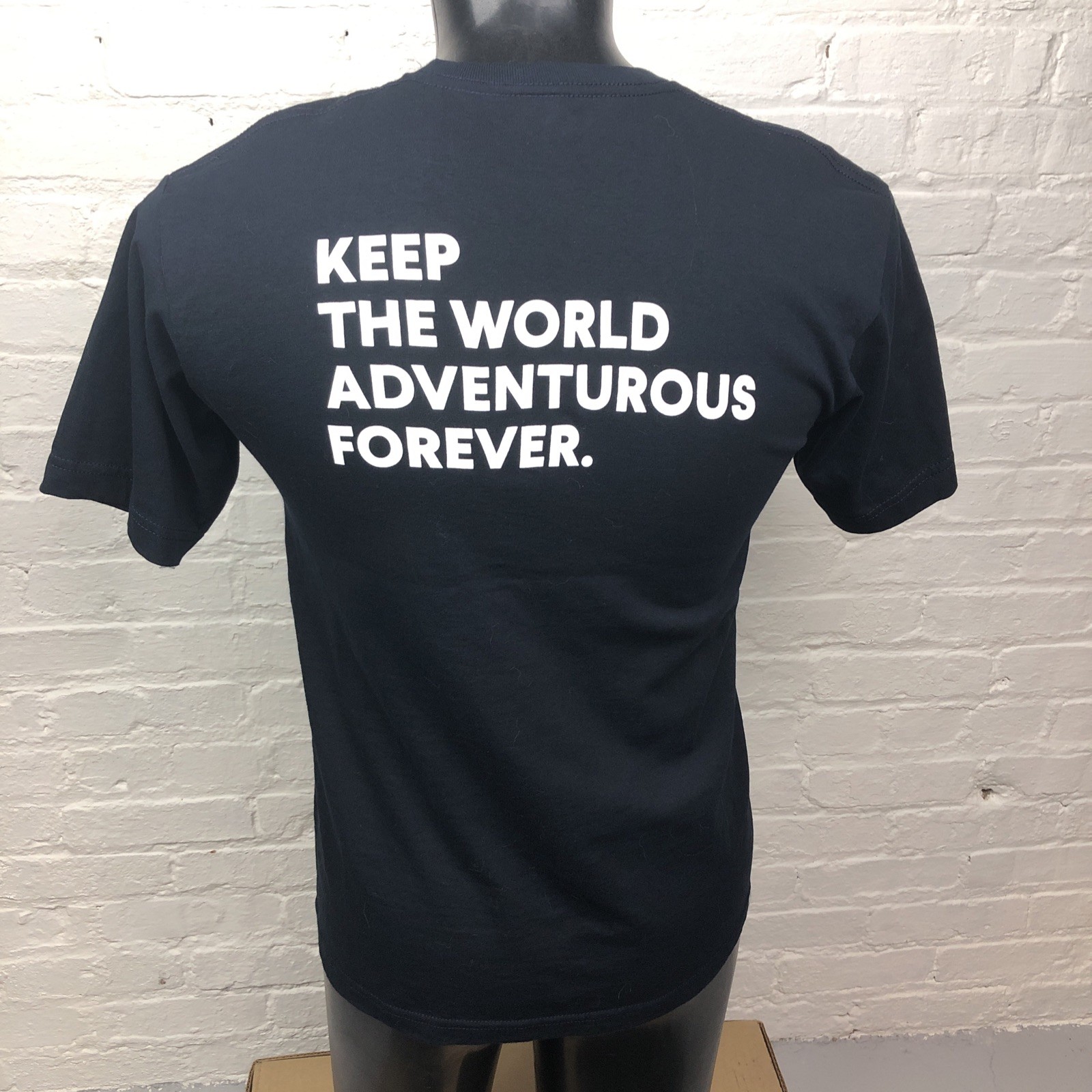 SIZE M RIVIAN Launch 2021 Normal IL Blue Unisex T-shirt Keep World Adventurous gallery