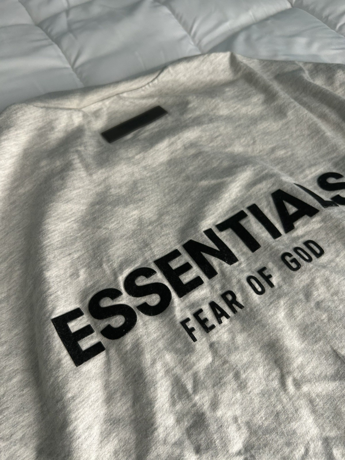 Fear of God ESSENTIALS Mens Light Oatmeal Graphic Crew Neck Cotton T-Shirt S gallery