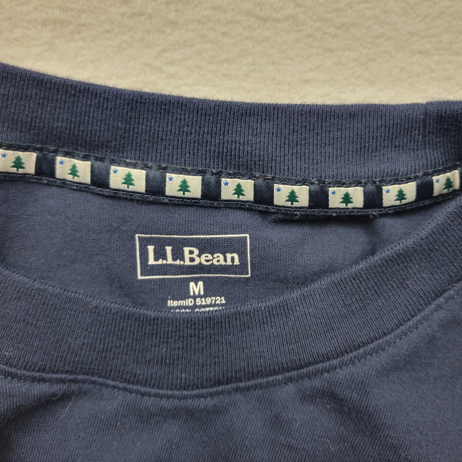 LL Bean Navy Blue Tree Star Embroidered T Shirt Mens Medium Vacationland gallery