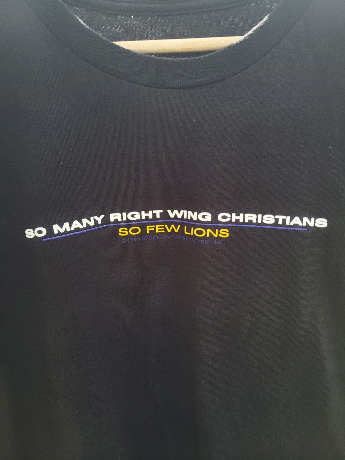 Vintage 1999 So Many Right Wing Christians So Few Lions Shirt Size XL gallery