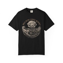 Gothic Vintage Rose Ocean Waves Floral Nature Comfort Tee