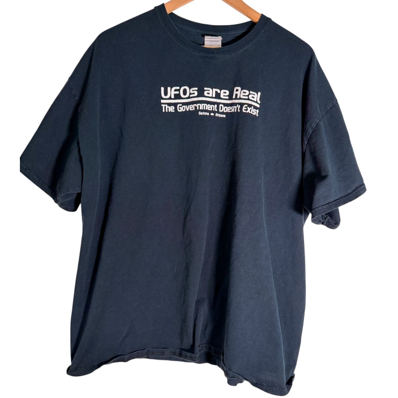 Gildan Men's UFOs Are Real Sedona AZ Government Doesn't Exist T shirt Black XXL gallery