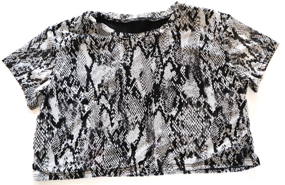 ANIMAL PRINT CROPPED SHIRT SIZE M/L