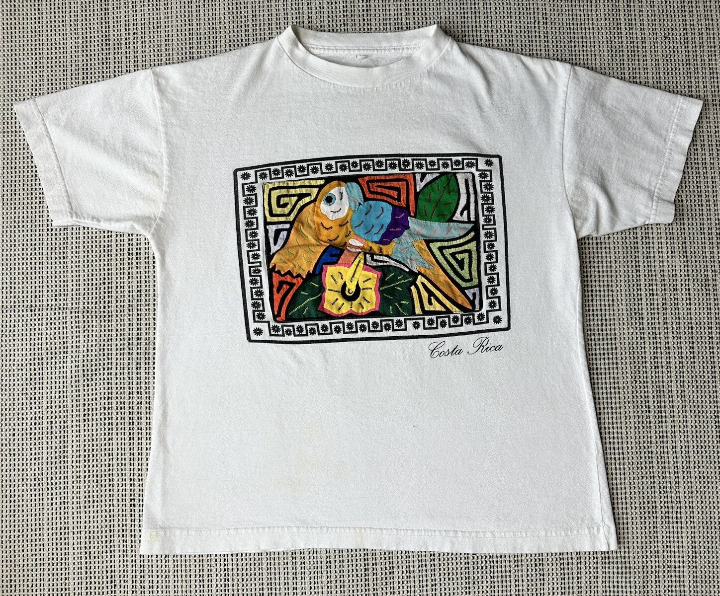 Costa Rica Medium White T Shirt Hand Made Sewn Quilted Parrot Design Appliqué gallery