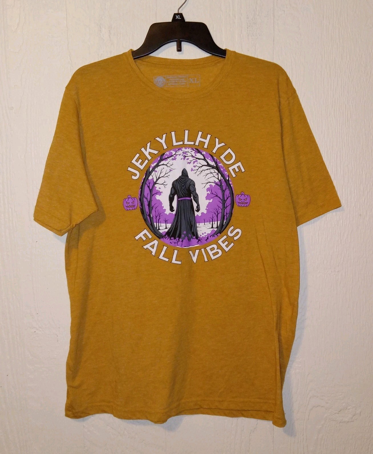 JekyllHyde Jekyll and Hyde Men’s XL HALLOWEEN Fall Vibes Tee Shirt Spellout USA