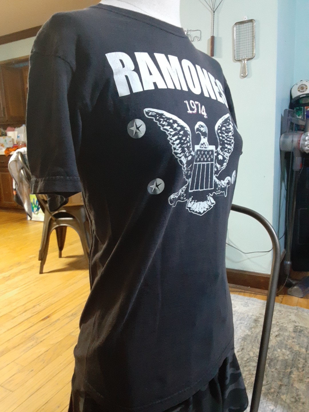 Ramones 1-2-3-4 Eagle Logo T Shirt Mens Small Black Punk Rock Band Tee gallery