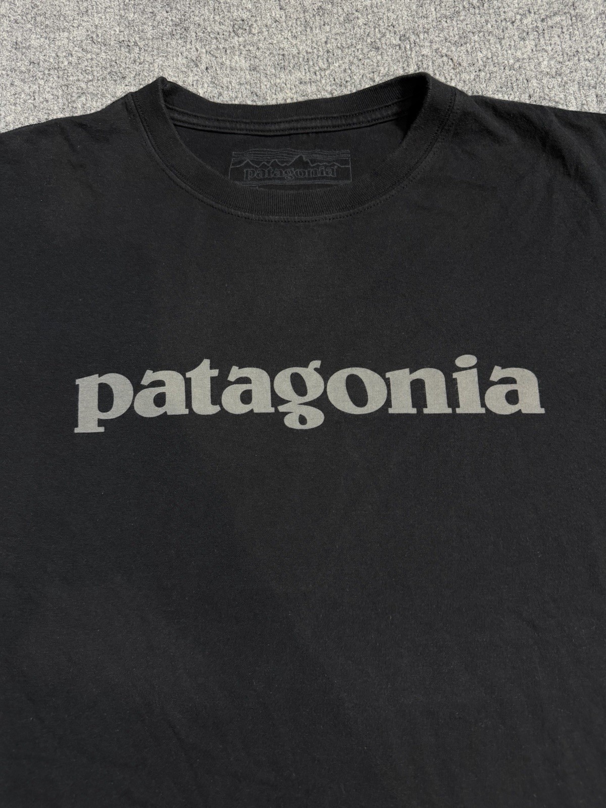 Patagonia Text Logo Spellout Black T-Shirt Men’s Medium gallery