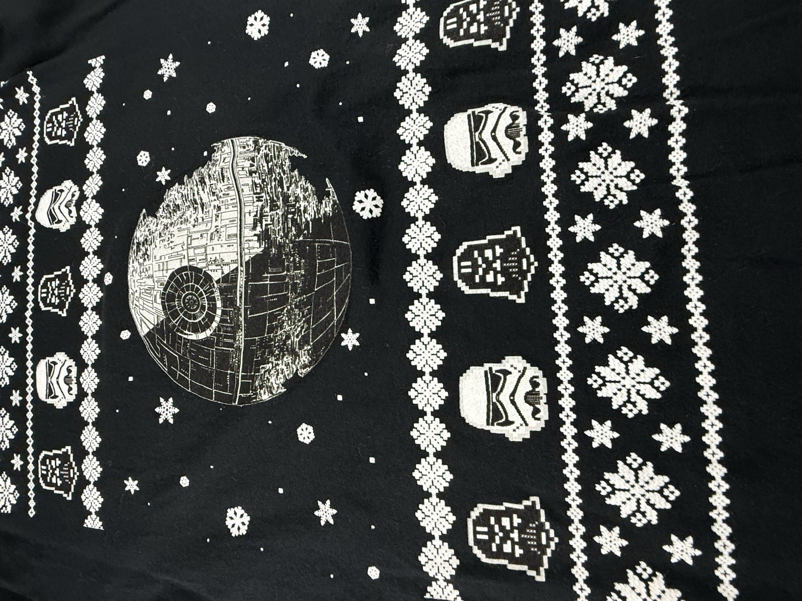 Black Size Medium Star Wars Death Star Christmas Tee 100% Cotton gallery