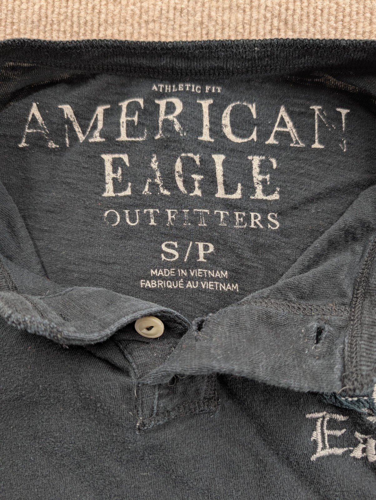 American Eagle Outfitters Men's Graphic Logo Henley T-Shirt Black S/P Athletic gallery