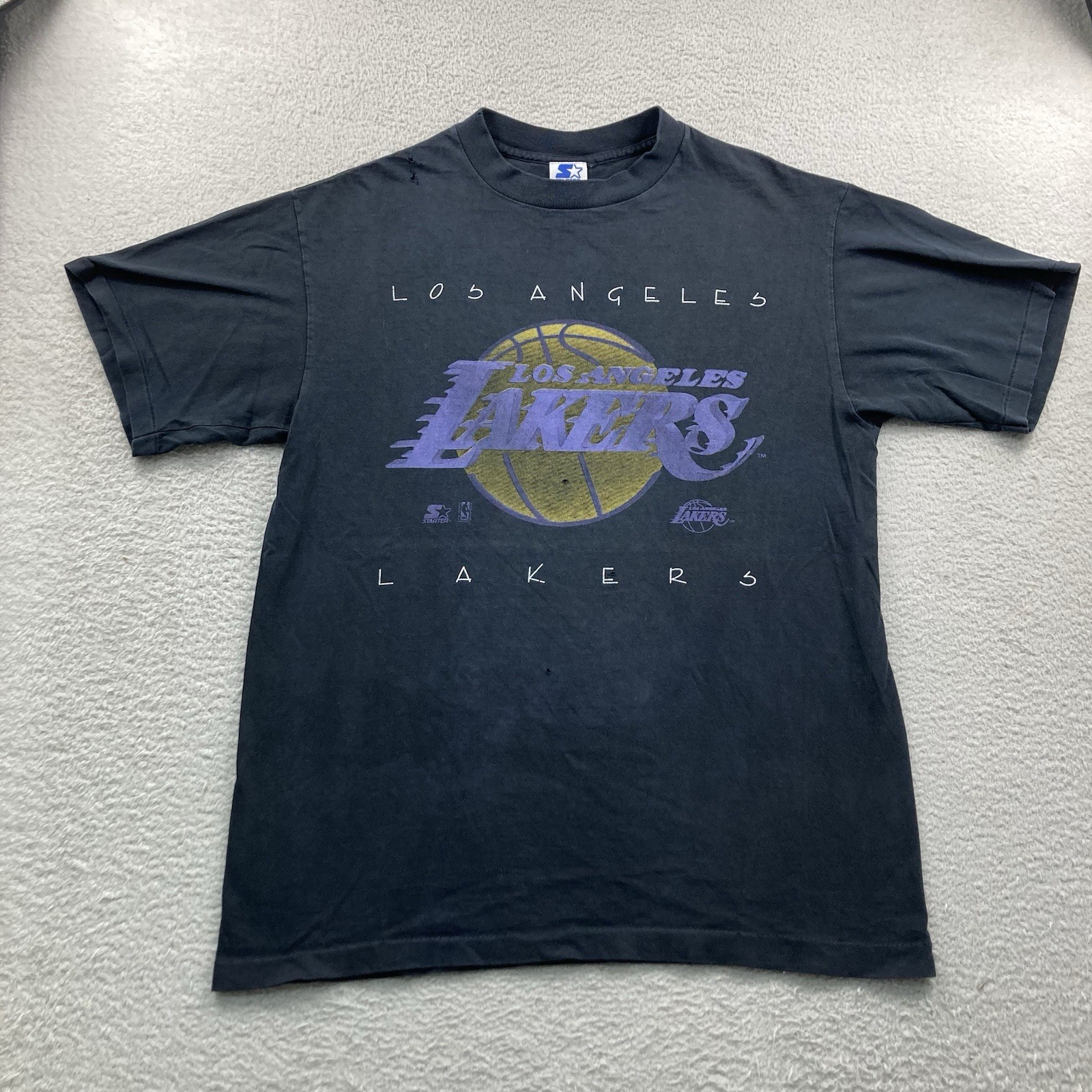 Vintage Starter Los Angeles Lakers T Shirt Men Large Black Faded Distressed NBA gallery
