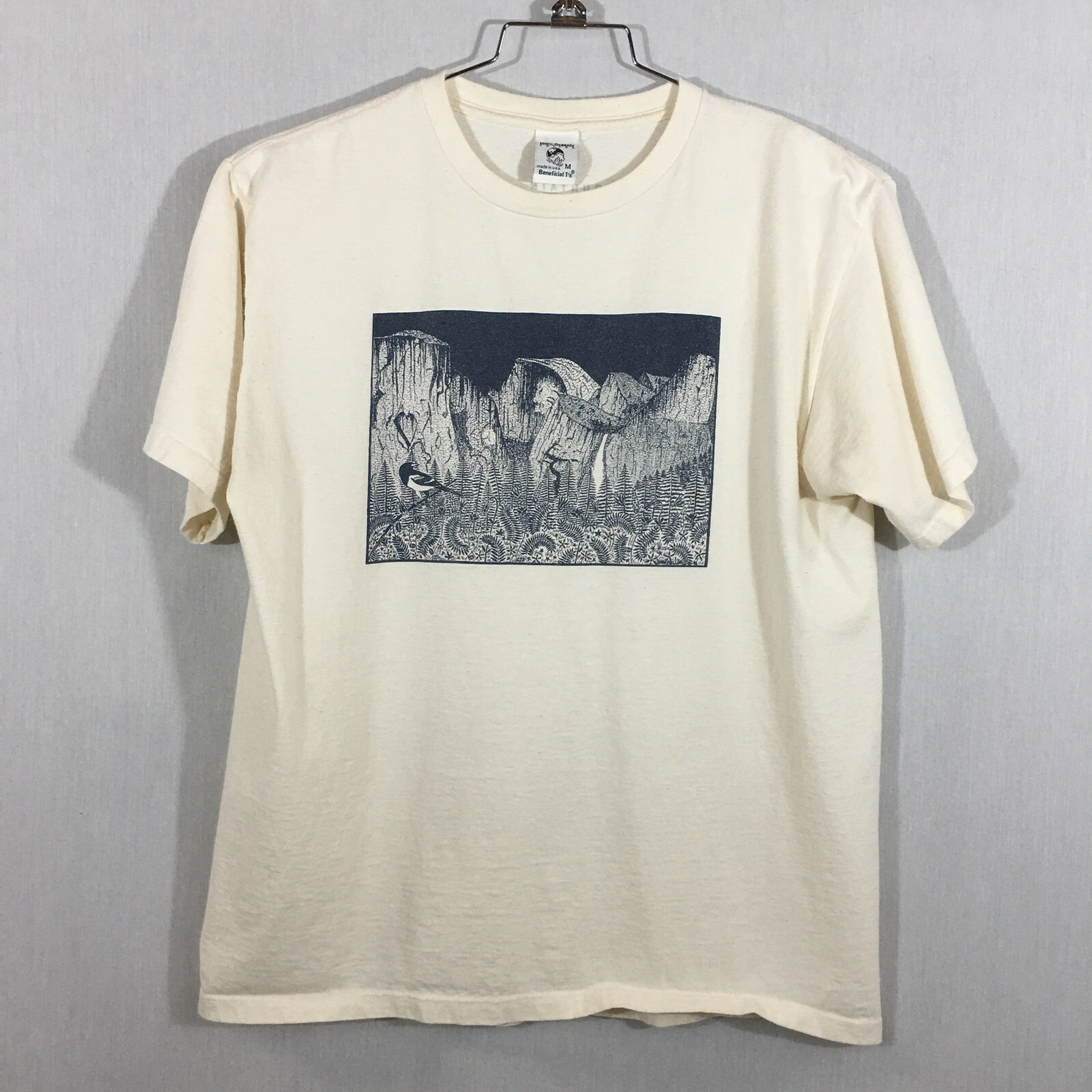 rare Mountain Hardwear Patagonia print S/S t-shirt - Natural - M's Md / Lg EUC* gallery