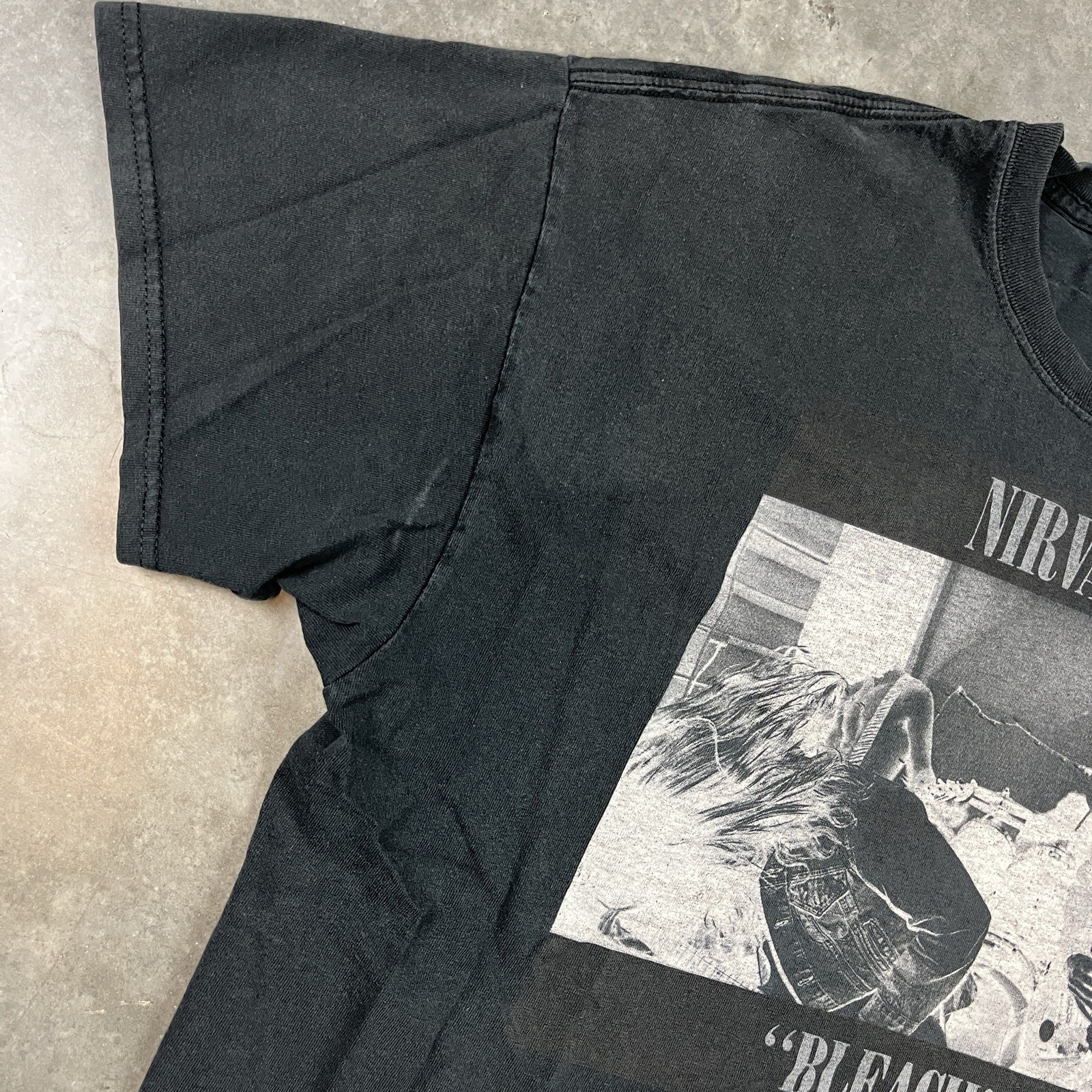Nirvana T Shirt Mens XL Black Bleach Grunge Y2K Preowned gallery